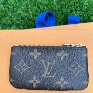 ❌SOLD❌New Louis Vuitton Key Pouch M62650